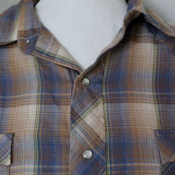 Plaid Casual Button Down Shirt - Picture 2 of 10